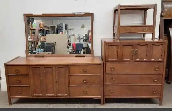 Mid-Century Broyhill Premier Bedroom Set