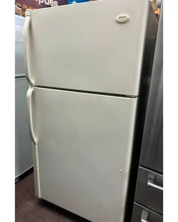 Frigidaire Top Freezer Refrigerator White