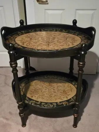 Italian Wine/Tea/Parlor Table W/2 Removable Serving Trays
