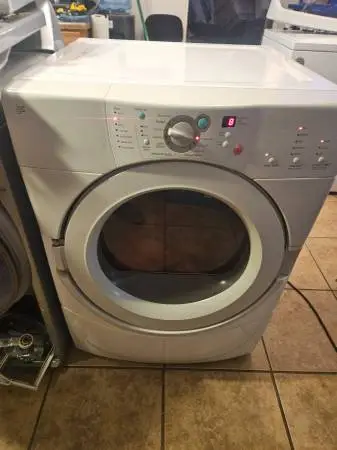 27 electric 240v (220v) dryer. Whirlpool Duet. White. Runs great, no