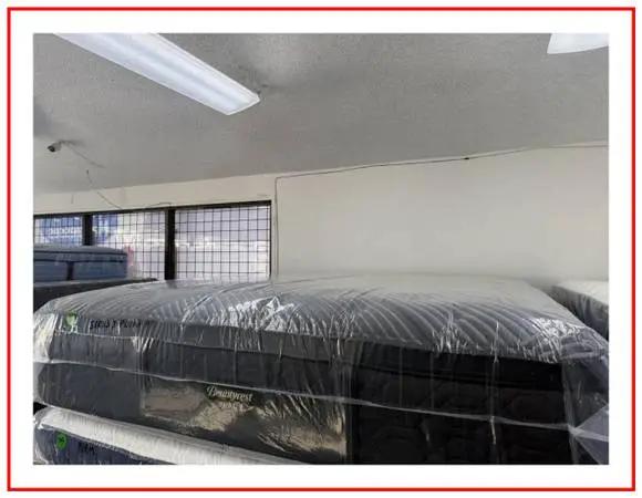 KING SIZE SIMMONS BEAUTYREST BLACK SERIES 3 PILLOW MATTRESS & BOX BED
