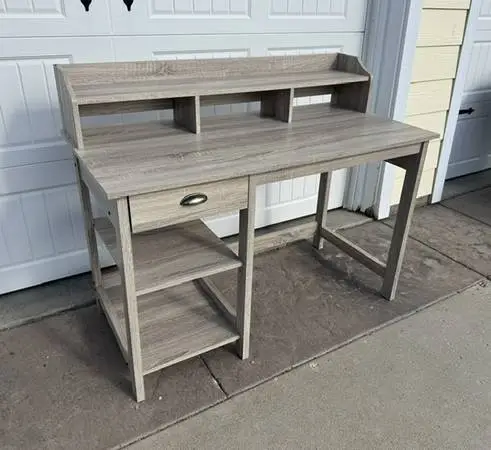 Small & Medium Size Desk (s) Galore at Creative Bargains
