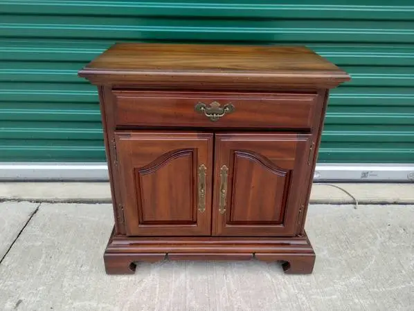 Vintage 1970s American Drew Chippendale Style Nightstand