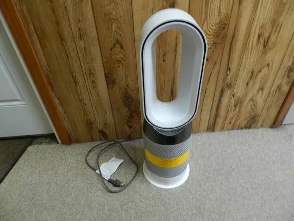Dyson HP04 Pure Hot+Cool Air Purifier, Heater & Fan WITH REMOTE
