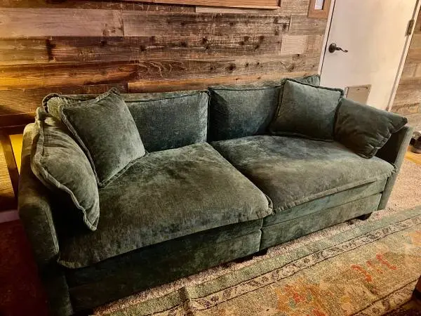 GREEN CLOUD STYLE COUCH