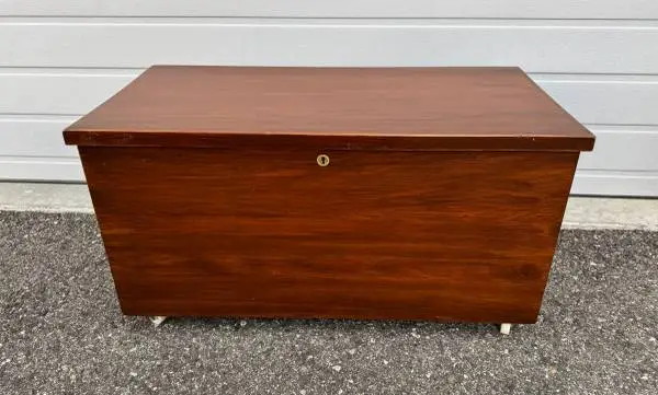 More Storage Chests / Ottomans / Foot Stools at Creative Bargains