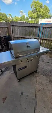 BBQ GAS GRILL