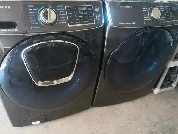 VRT SAMSUNG super capacity washer GAS dryer, Steam, working great
