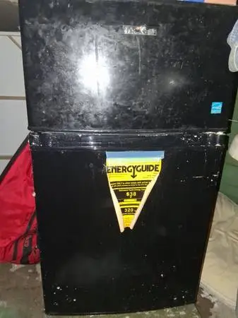 Tacklife Mini Fridge with Freezer – Great Condition