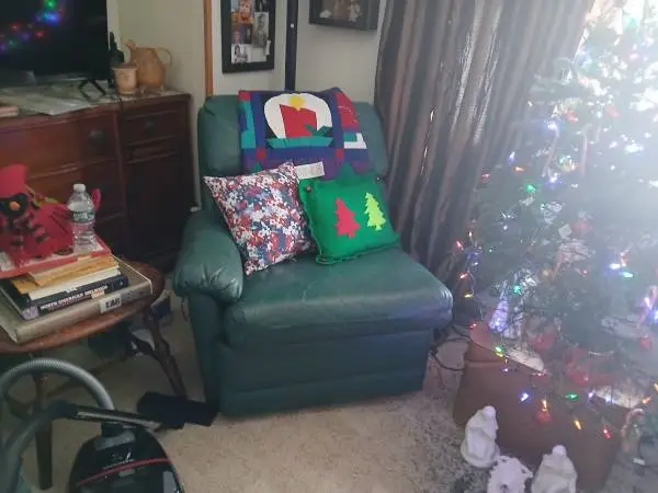 Very nice 4 piece sectional with queen size sofa bed