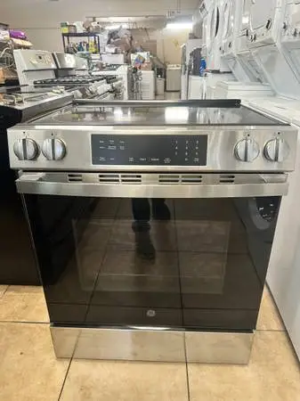 GE GRS500PUISS Stainless Steel slide-in Electric range stove LIKE NEW