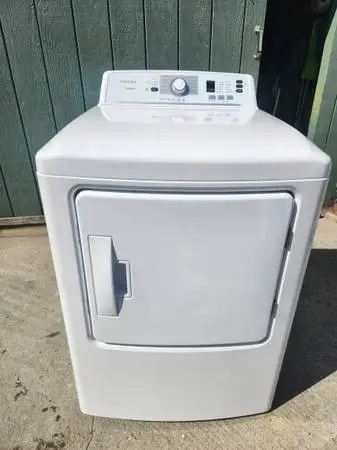 6.7 cu. ft. Insignia Electric Dryer – Like New condition