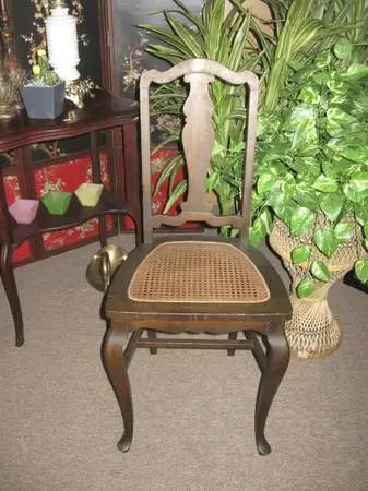 ANTIQUE CANE SEAT PANEL BACK CABRIOLE LEG ACCENT SIDE CHAIR