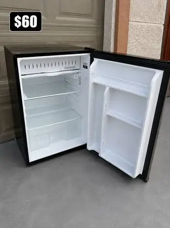 GE Compact Refrigerator