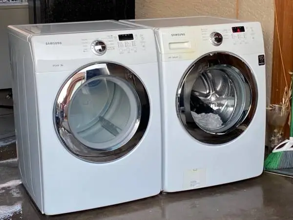 SAMSUNG WASHER AND GAS DRYER SET