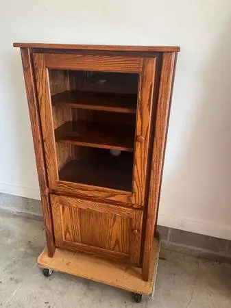 Solid oak display cabinet - like new