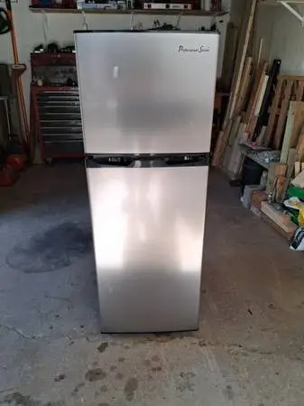 Small fridge/freezer combo, only used for 3 months. Like new.
