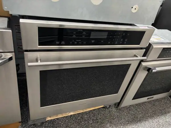 Stainless steel Oven with Crisp Mode