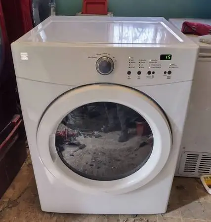 ELECTRIC DRYER KENMORE SUPER CAPACITY STACKABLE IN EXCELLENT CONDITION