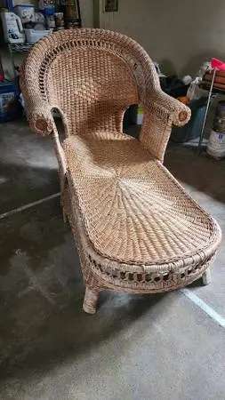 Wicker Lounge
