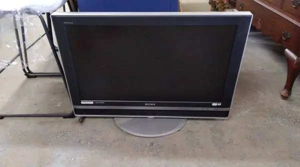 32 Sony Bravia LCD TV