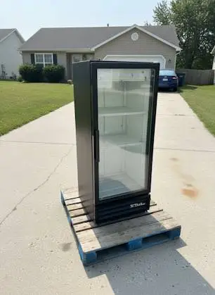 6 Single Door Comercial Cooler