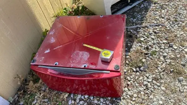 red washer/dryer pedestal
