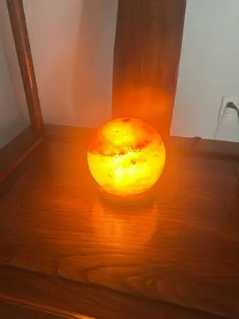 Himalayan electrical salt lamp