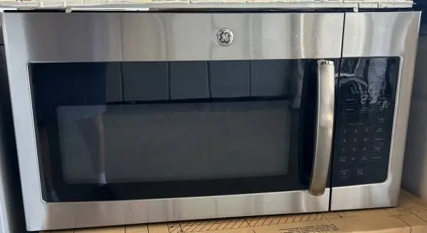GE over the range microwave/hood 30” Width