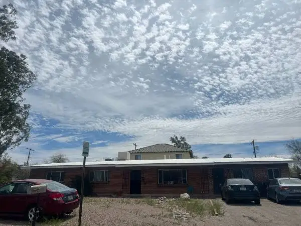 3 Bedroom house near University and Banner Hospital