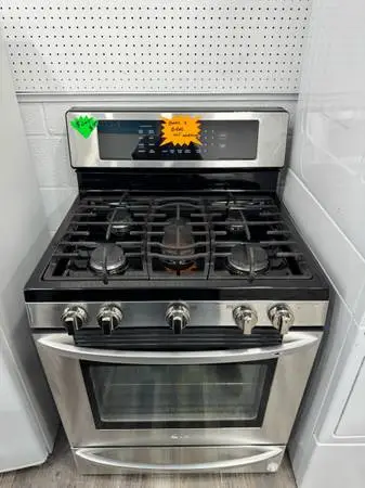 LG 30”W Stainlesss Steel Freestanding Gas Range (Bake & Broil Not Working)