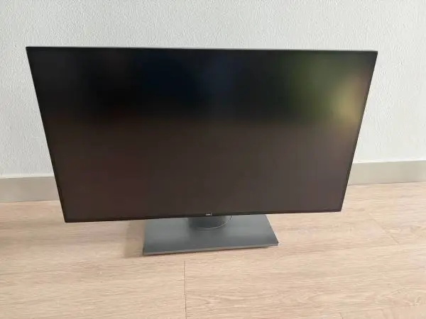 27” Dell Monitor - UltraSharp 27-inch 1440p U2717D
