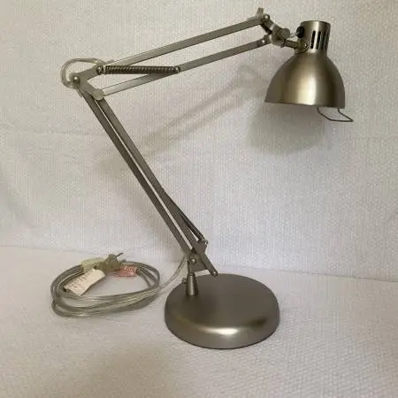 Halogen task light desk lamp, articulating architect-style