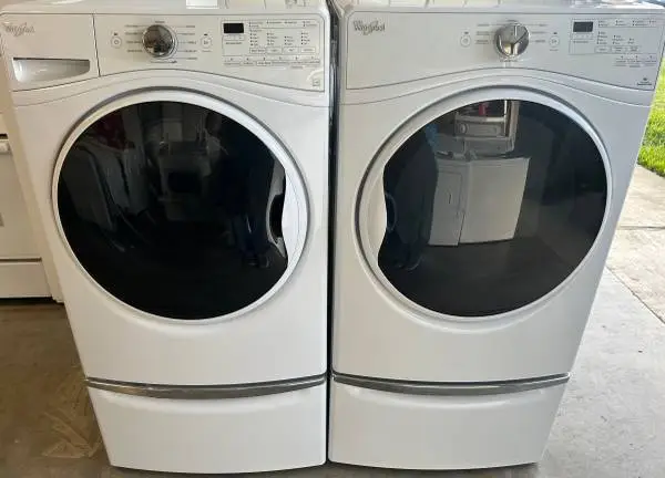 Whirlpool duet front load washer and gas dryer with pedestals