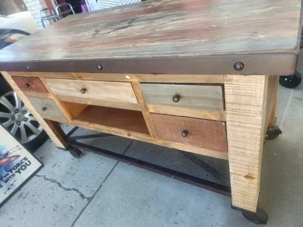 Kitchen island