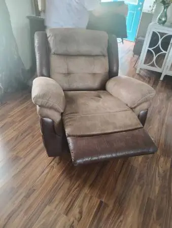 Lacy boy couch