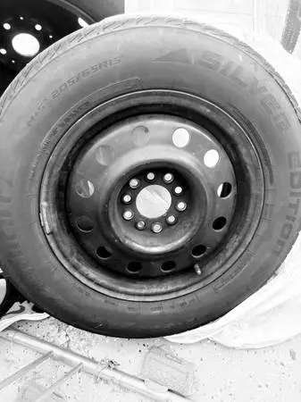 4 - 205 65 15 Arizonian Silver Tires AND Wheels
