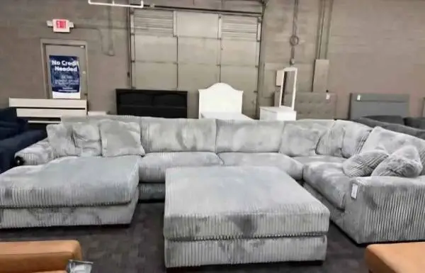 Brand new!! New Ashley Sectional