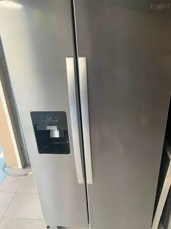 Refrigerator by whirlpool 2025/2026 Like New Condition