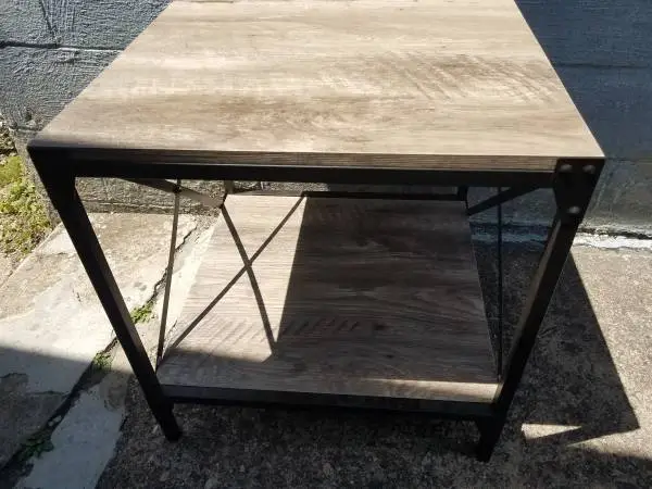 2 Matching End Tables, Lamp Stands, Night Stands. SEE MAP