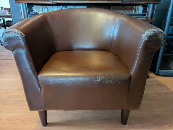 CHAIR BROWN