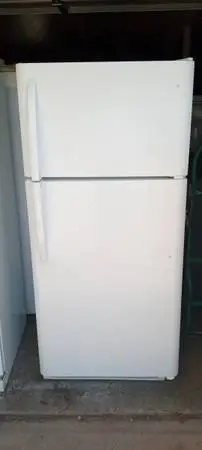Frigidaire 17 cubic foot refrigerator