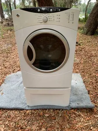 GE STACKABLE DRYER WITH PEDESTAL - NICE CONDITION
