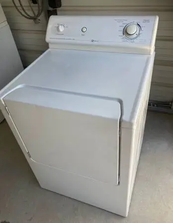 #27 Maytag Dryer. Electric. ((Includes A 220V 3 Prong Power Cord))