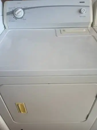 Very clean KENMORE super capacity GAS dryer,  working great