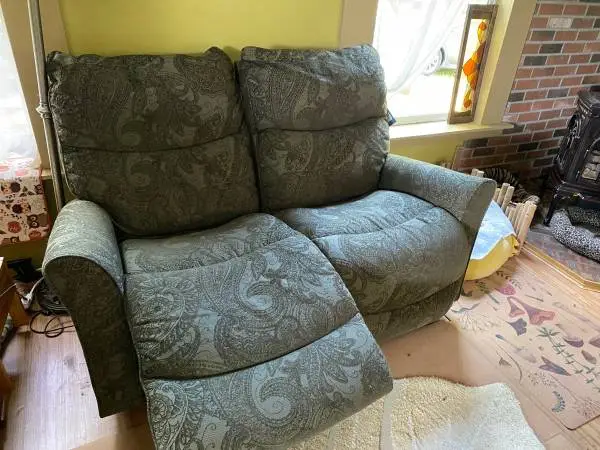 LaZBoy Dual motor loveseat