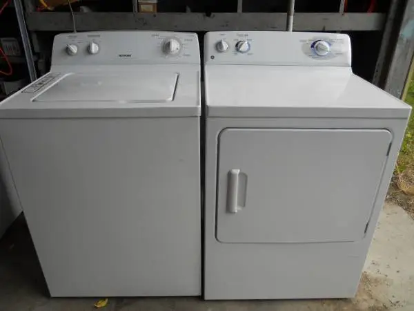 NICE CLEAN WASHER/DRYER FOR SALE WORK GREAT.