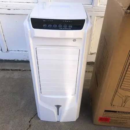 LIKE NEW! $150 - 32 Indoor Evaporative Swamp Cooler