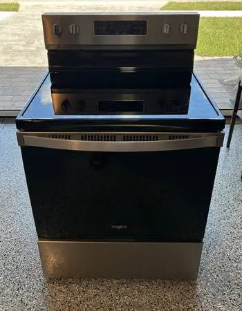 WHIRLPOOL ELECTRIC RANGE !