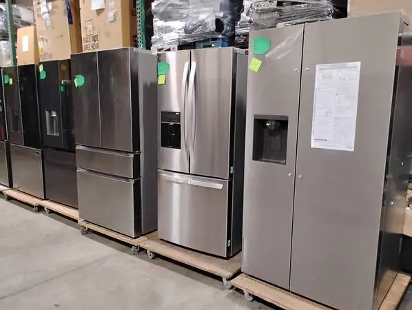Brand New LG Refrigerators for sale - Scratch and dent